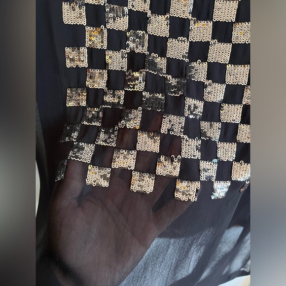 Black Sheet Top With Sequence Design - Picture 5 of 6